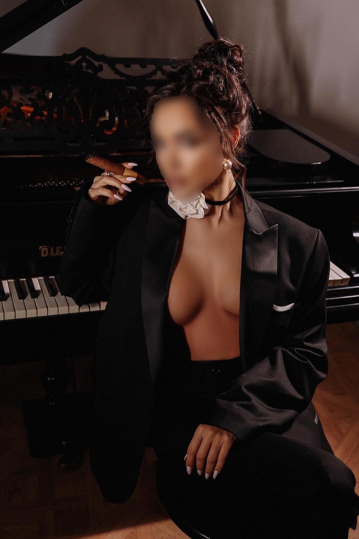 Путана Елена Брюнетка c 3 размером груди у метро Фрунзенская Санкт-Петербург Фото - 2