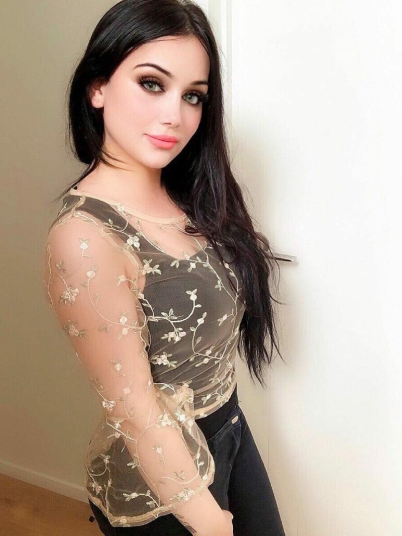 Путана Лера Брюнетка c 3 размером груди у метро Комендантский проспект Санкт-Петербург Фото - 1