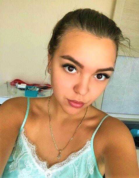 Путана Аля Брюнетка c 3 размером груди у метро Парк Победы Санкт-Петербург Фото - 2