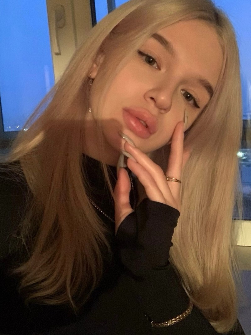 Путана Оксана Блондинка c 2 размером груди у метро Ленинский Проспект Санкт-Петербург Фото - 3