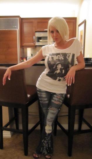 Путана Анжелика Блондинка c 4 размером груди у метро Василеостровская Санкт-Петербург Фото - 2