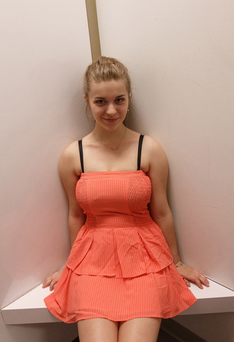 Индивидуалка Каролина Блондинка c 3 размером груди у метро Приморская Санкт-Петербург Фото - 3