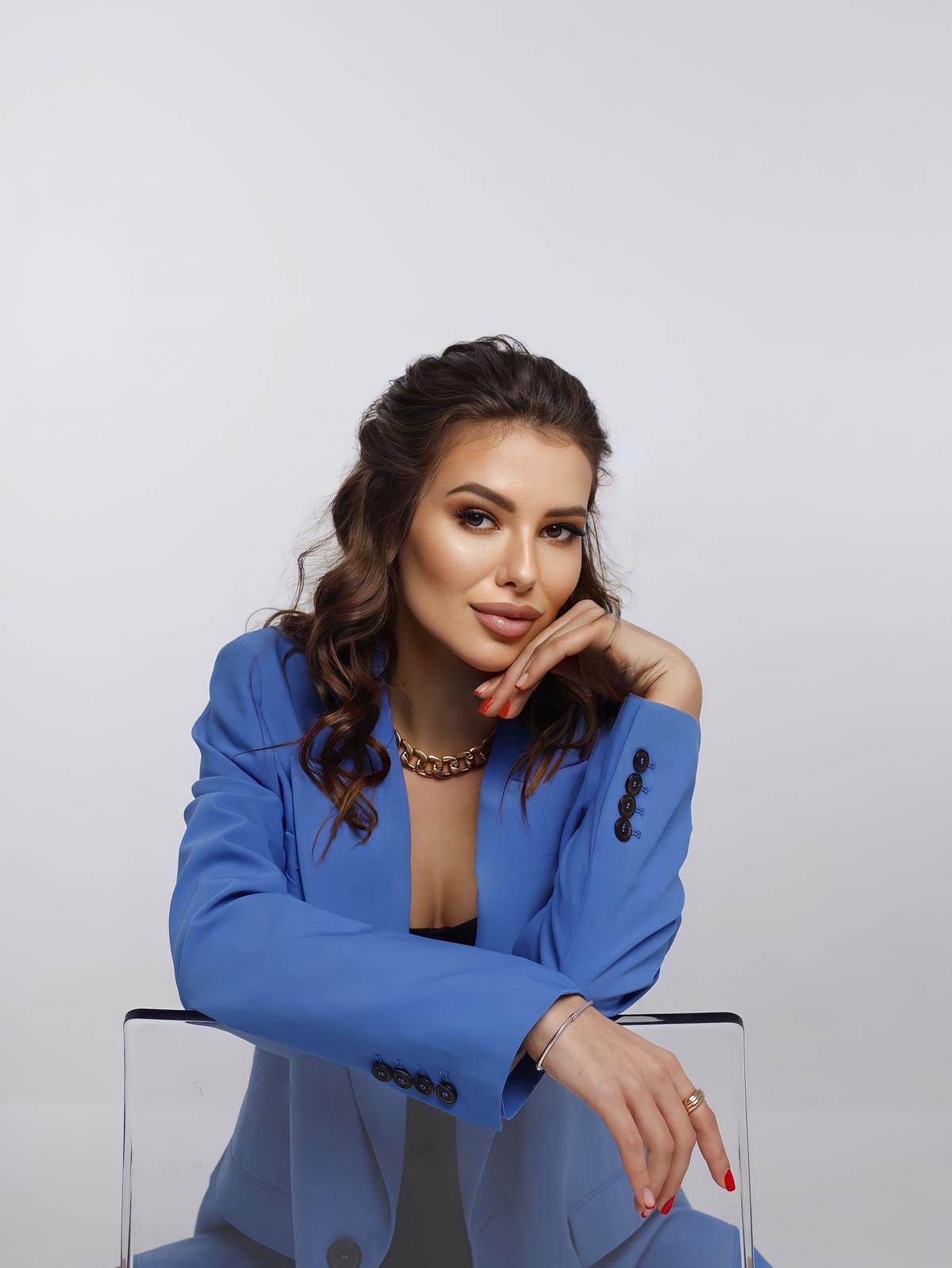 Индивидуалка Вера Шатенка c 4 размером груди у метро Крестовский остров Санкт-Петербург Фото - 4