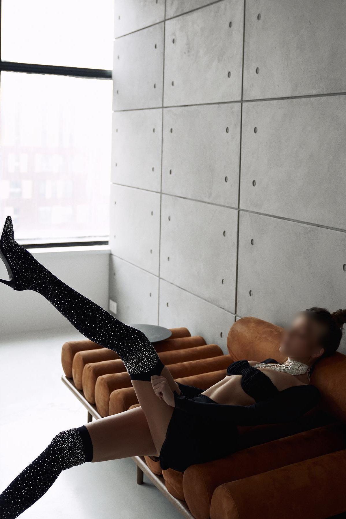 Путана Александра Брюнетка c 2 размером груди у метро Сенная Площадь Санкт-Петербург Фото - 3