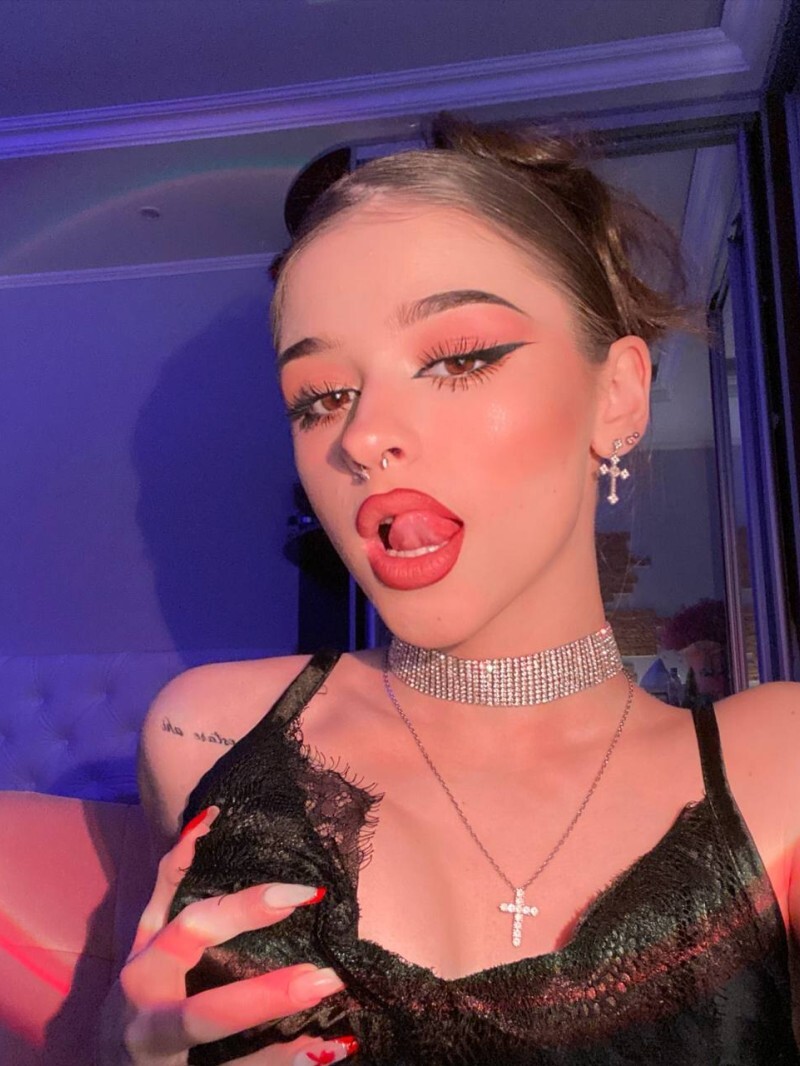 Индивидуалка Наташа Шатенка c 2 размером груди у метро Волковская Санкт-Петербург Фото - 3