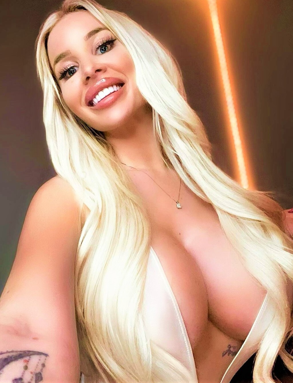 Индивидуалка Анечка Блондинка c 1 размером груди у метро Спасская Санкт-Петербург Фото - 2