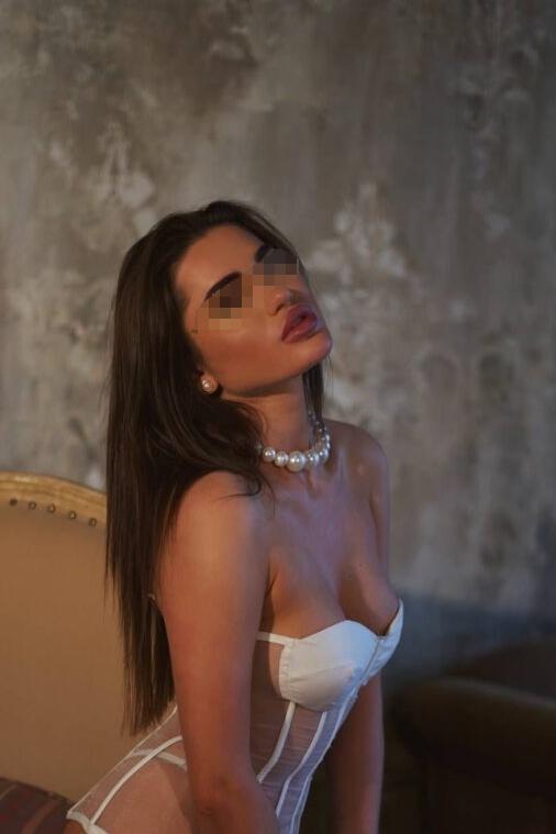 Индивидуалка Рената Брюнетка c 3 размером груди у метро Нарвская Санкт-Петербург Фото - 6