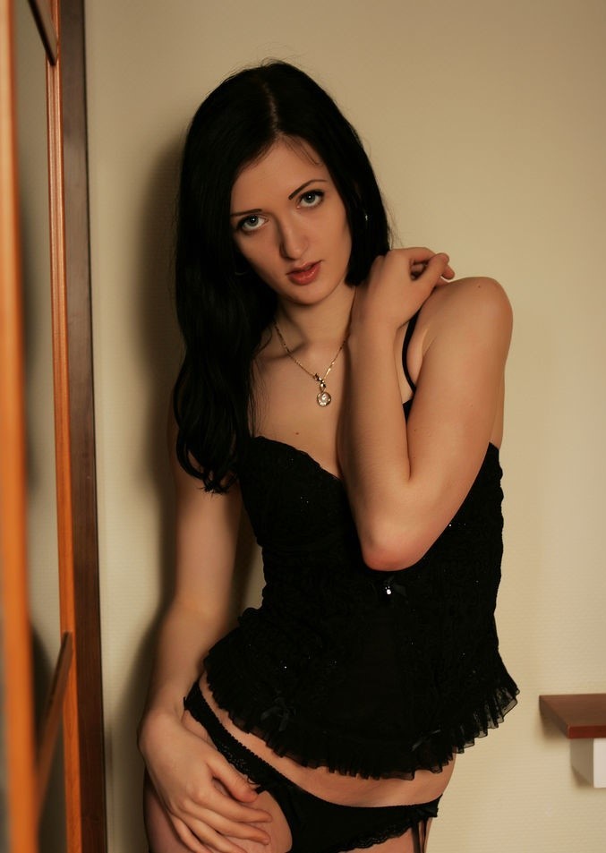 Индивидуалка Наташа Шатенка c 2 размером груди у метро Площадь Восстания Санкт-Петербург Фото - 1