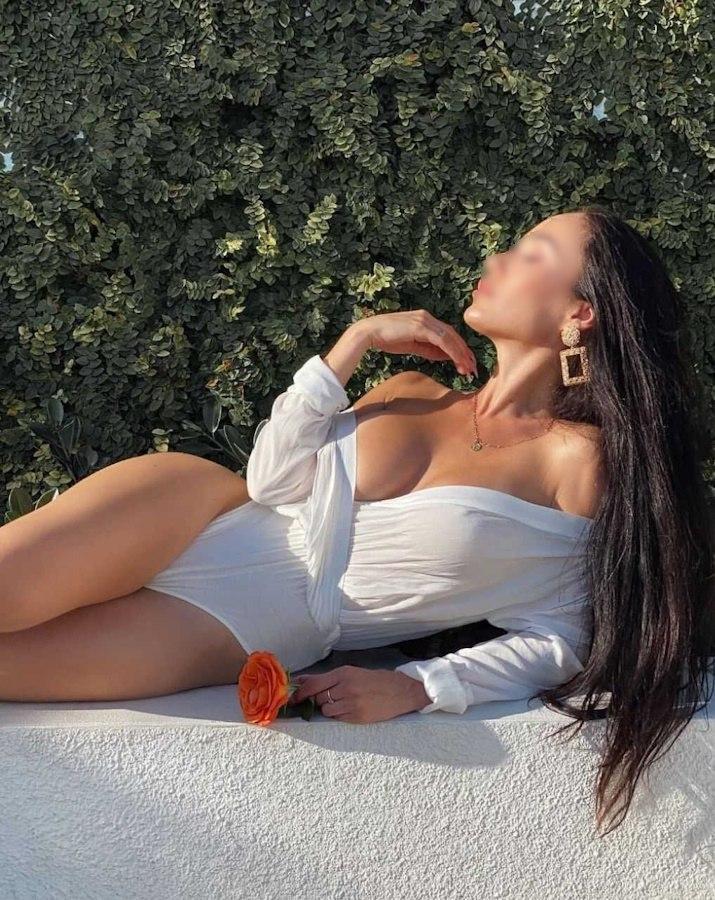 Путана Эмма Брюнетка c 3 размером груди у метро Старая Деревня Санкт-Петербург Фото - 4