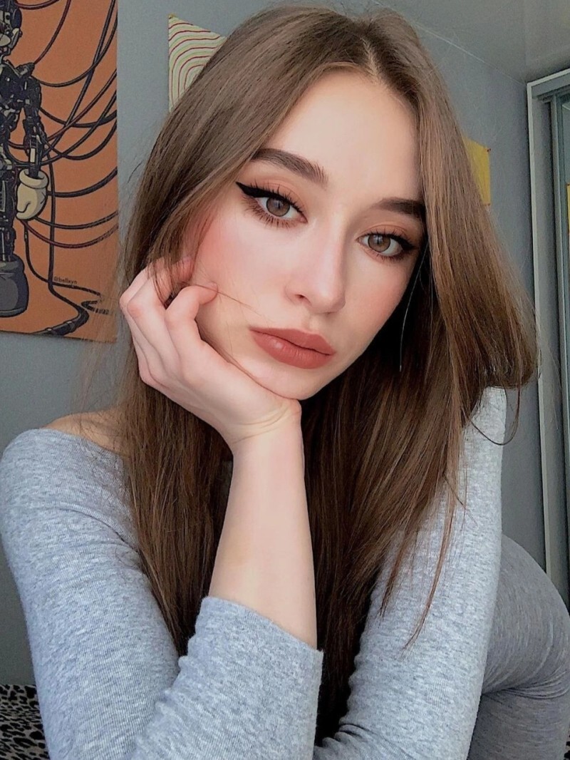 Путана Ника Шатенка c 4 размером груди у метро Обухово Санкт-Петербург Фото - 3