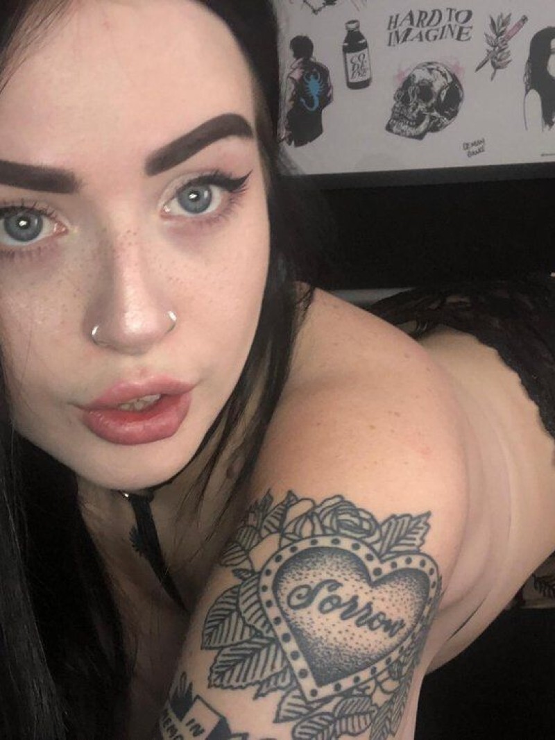 Путана Нина Брюнетка c 2 размером груди у метро Пролетарская Санкт-Петербург Фото - 4