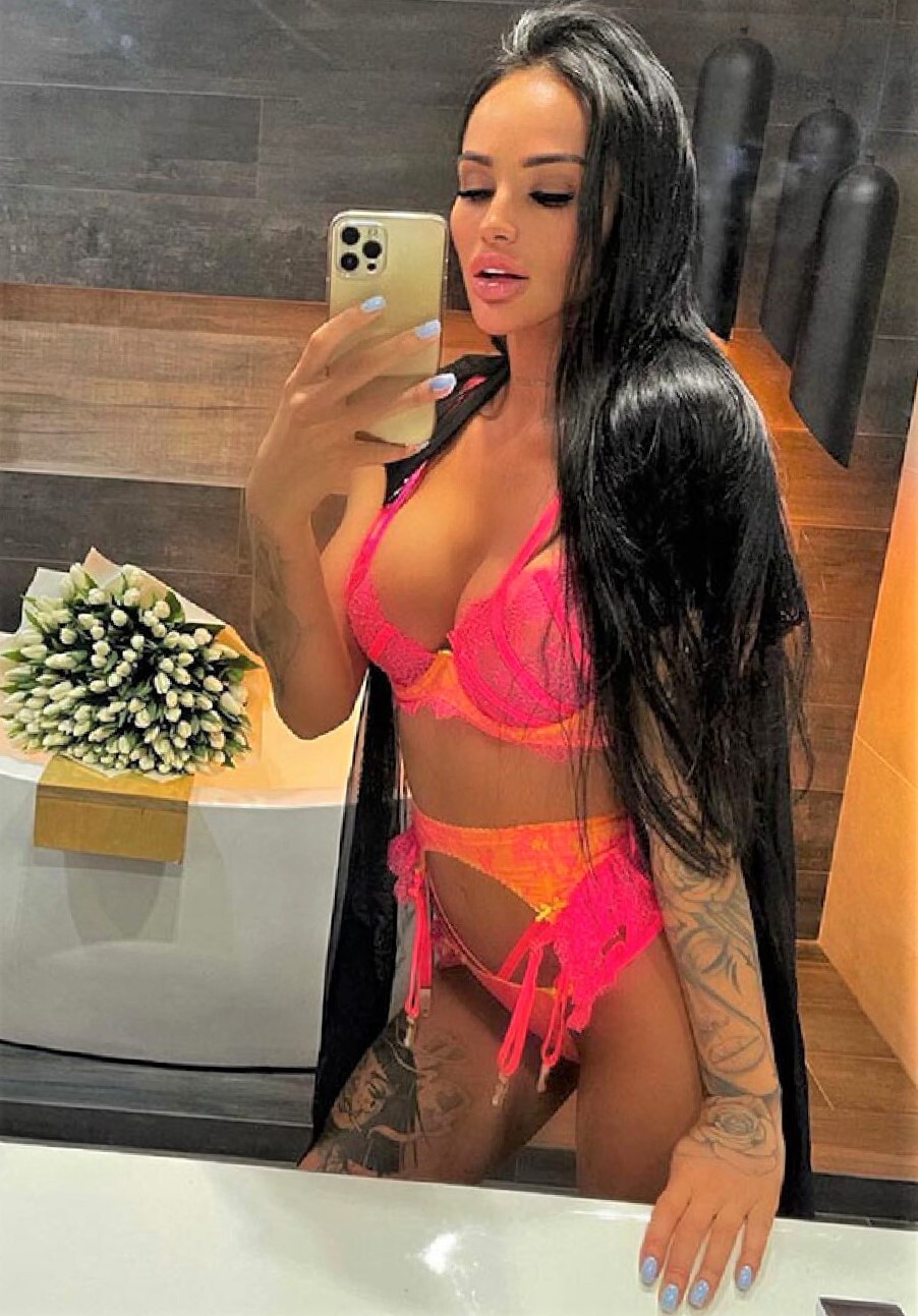 Путана Машка Брюнетка c 2 размером груди у метро Улица Дыбенко Санкт-Петербург Фото - 2