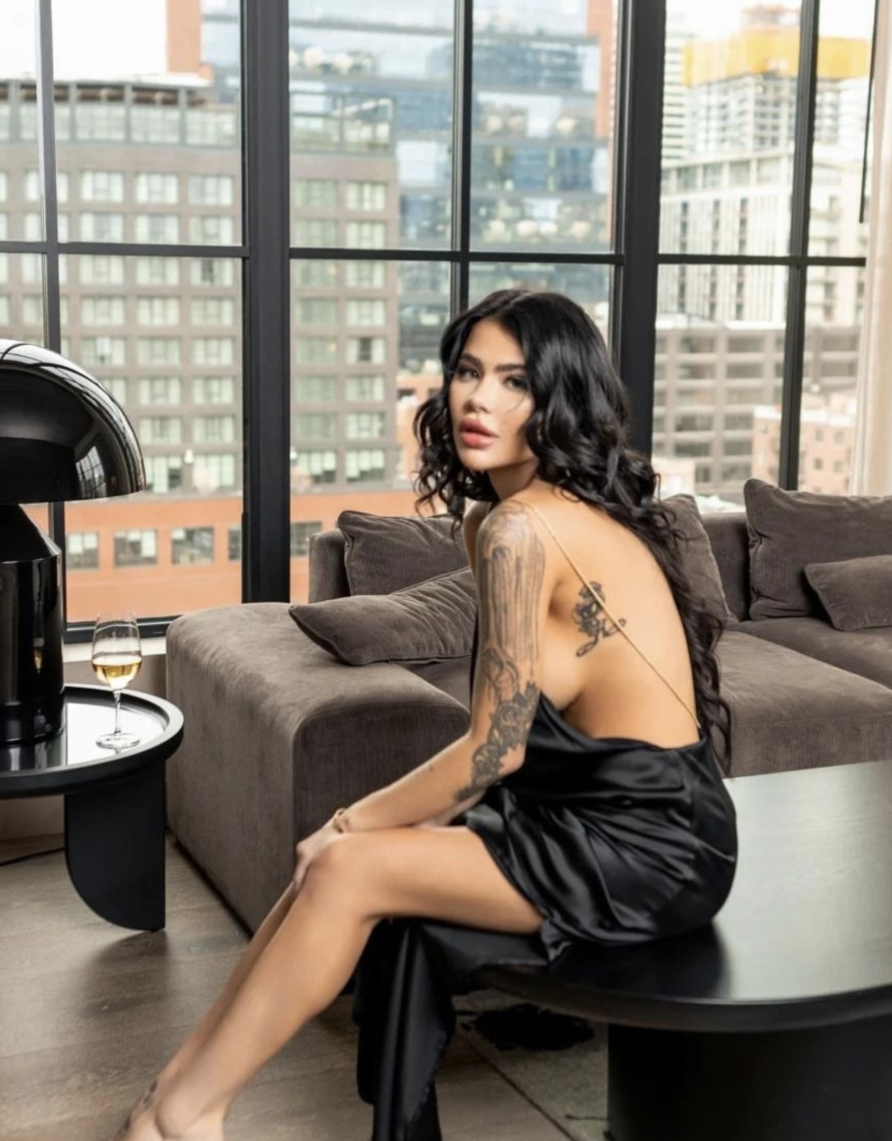 Путана Вера Брюнетка c 3 размером груди у метро Горьковская Санкт-Петербург Фото - 2