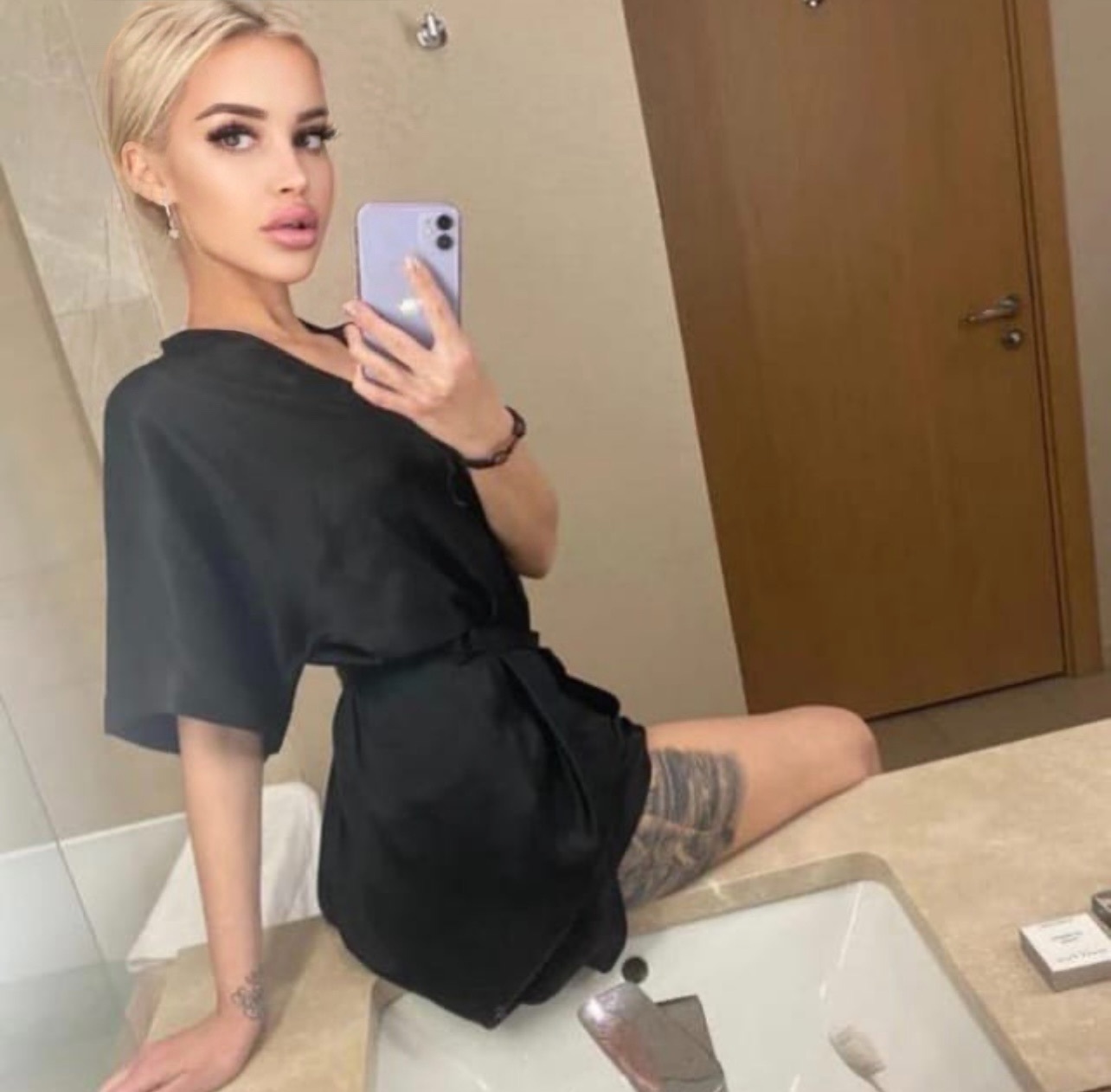 Путана Окси Блондинка c 2 размером груди у метро Горьковская Санкт-Петербург Фото - 3