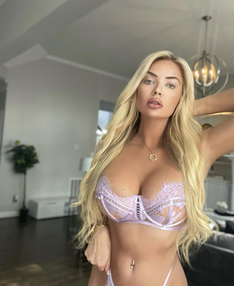 Проститутка Питера Марина, у метро Спортивная