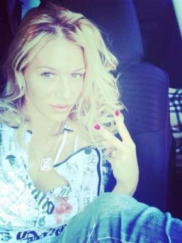 Путана Каролина Блондинка c 3 размером груди у метро Озерки Санкт-Петербург Фото - 1