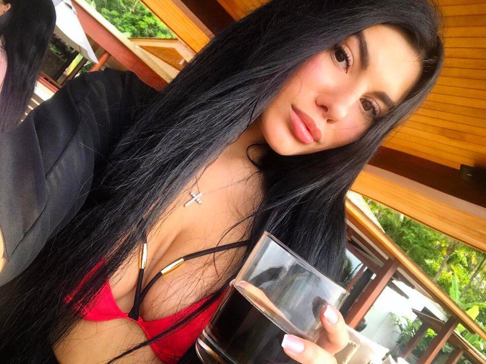 Путана Эльвира Брюнетка c 3 размером груди у метро Владимирская Санкт-Петербург Фото - 3